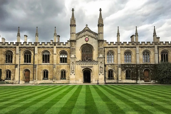 英国东英吉利大学值得申请吗？