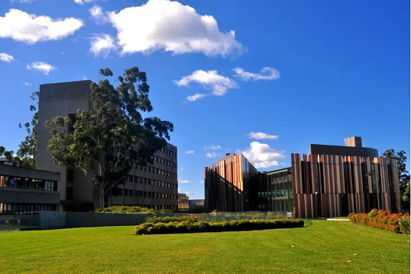 LSE伦敦政治经济学院本科申请条件是哪些？